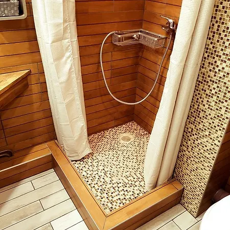 L'abribis Hotel 2*